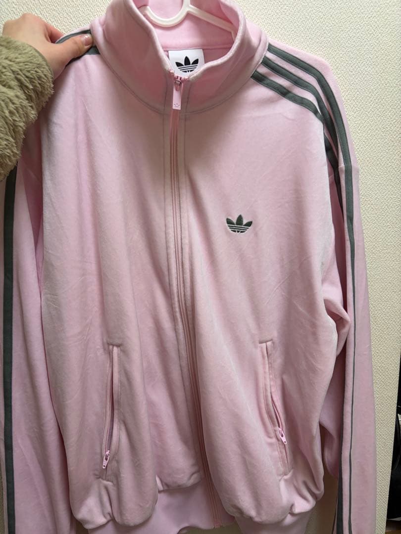 adidas ベロア ピンク ジップアップジャケット