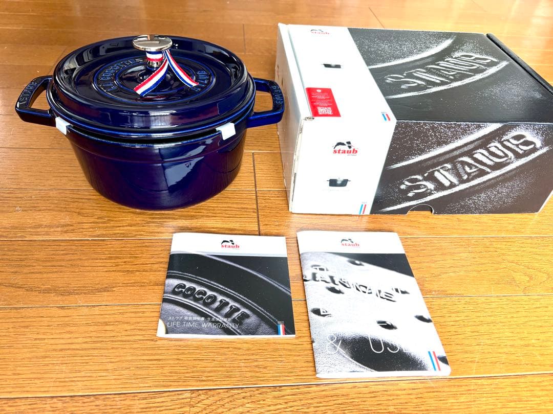 新品未使用品staub(正規品)20cm ピコ•ココット•ラウンド グランブルー