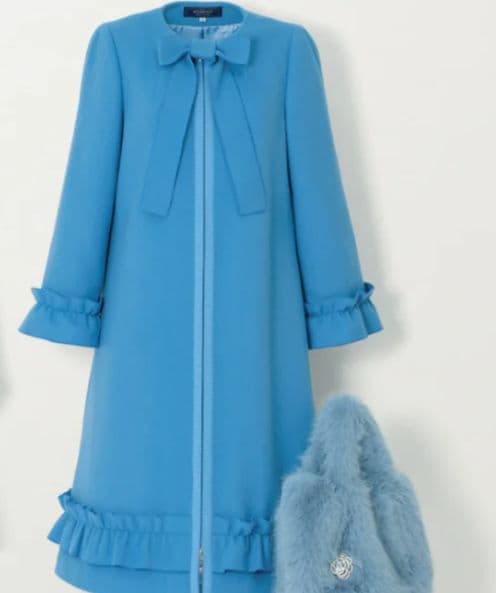 １月２０日出品終了　値下不可　エムズグレイシー　エレガントコート ブルー　３８号