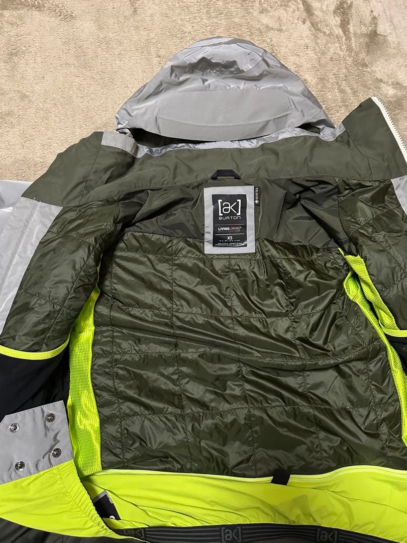 Burton AK スノーボードウェア