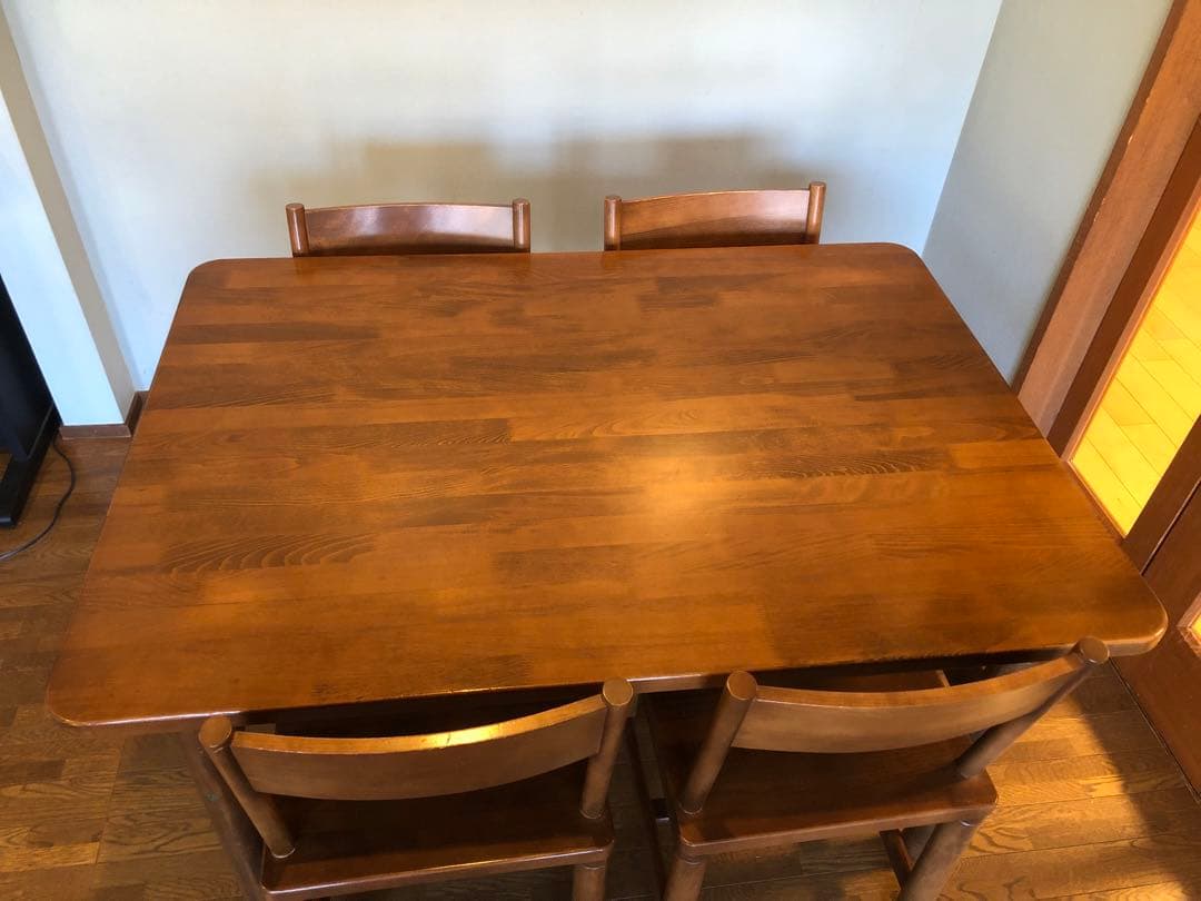 木製ダイニングテーブルセット 4脚付き