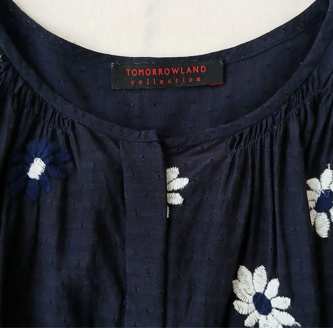 美品 トゥモローランド マーガレット刺繍 エンブロイダリー ギャザーブラウス 紺