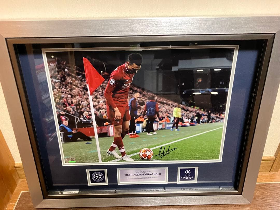 リバプール　アーノルド　フォト　サイン入り