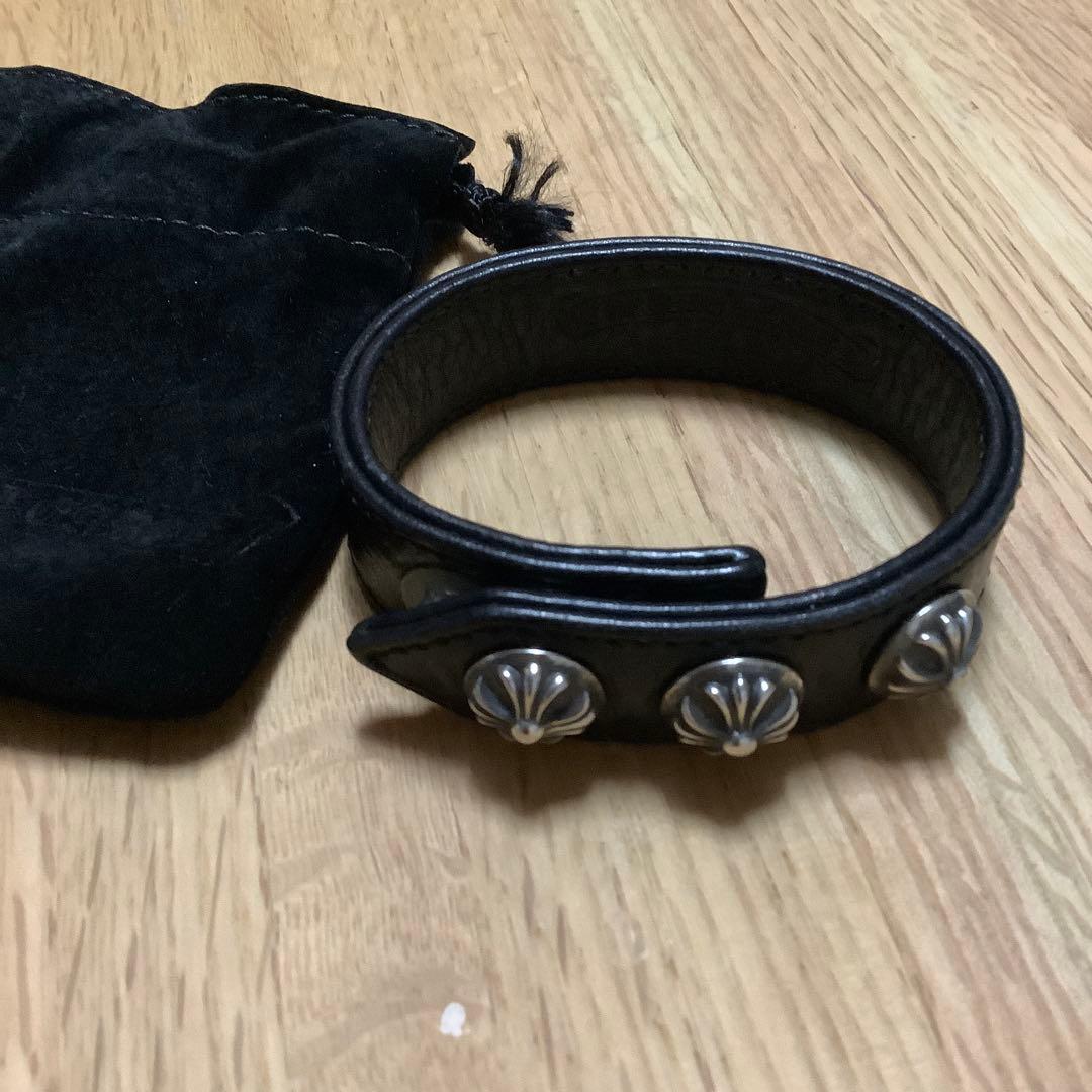 レザー ブレスレット 黒 シルバー装飾 付属ポーチ付き