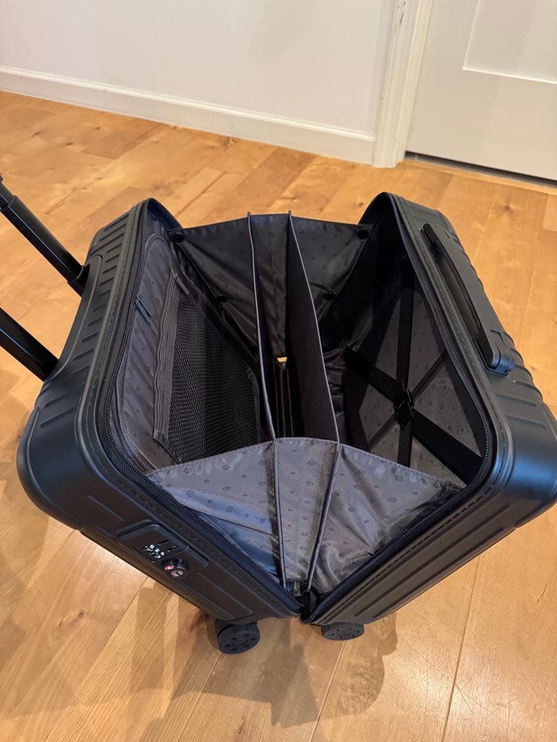 RIMOWA 正規品　ブラック キャリーケース