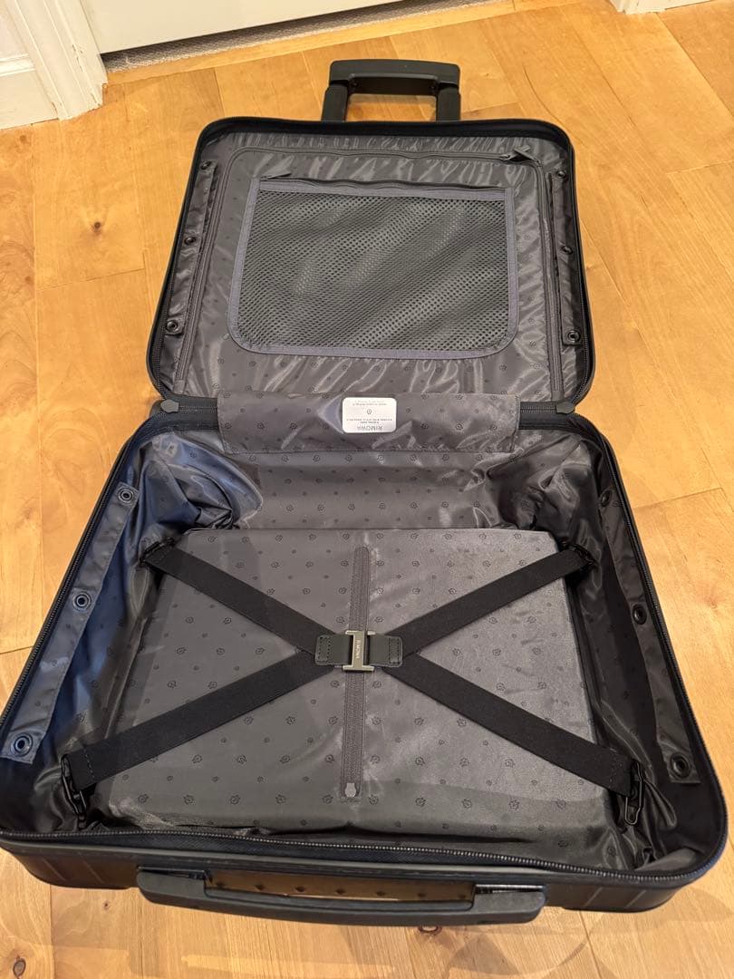 RIMOWA 正規品　ブラック キャリーケース