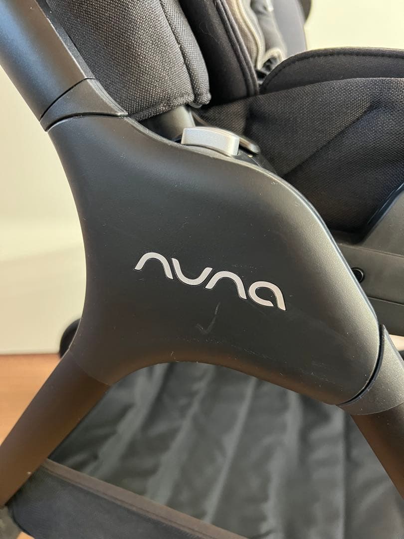 nuna ベビーカー triv