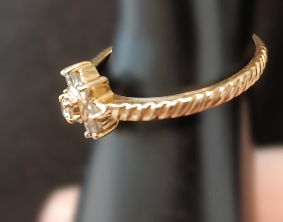 フラワーデザイン ゴールドリング