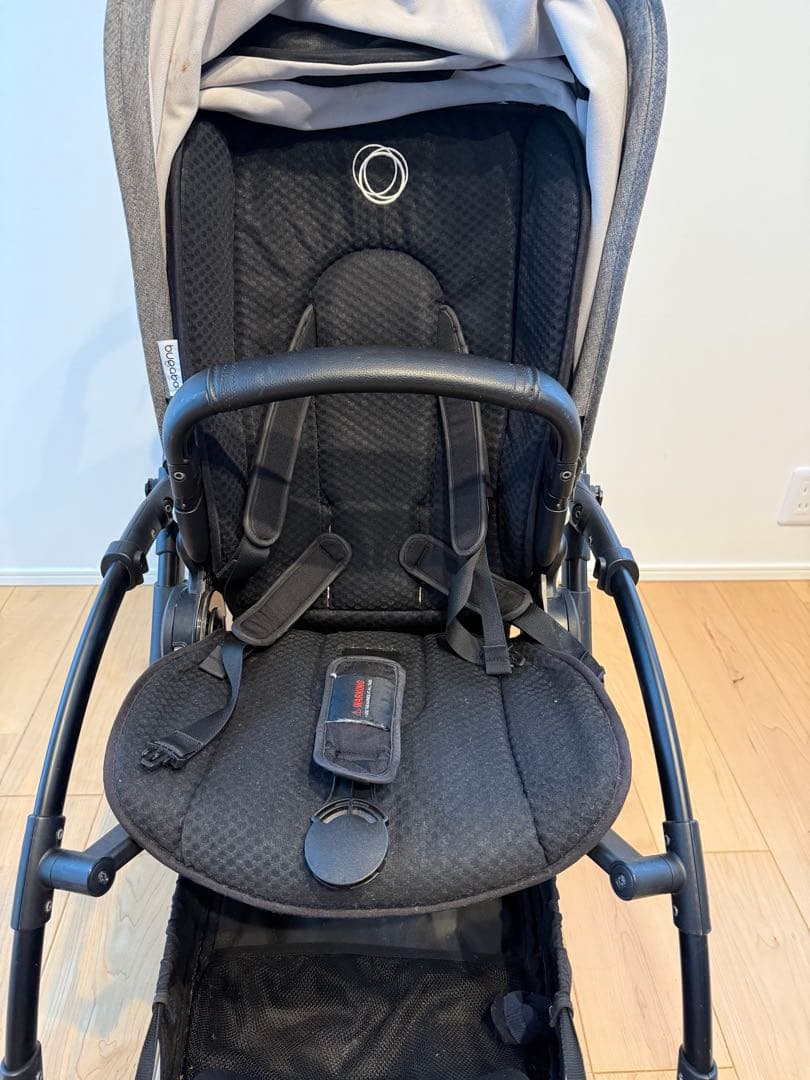 バガブービー6 ブラックフレーム　グレー　bugaboo bee6