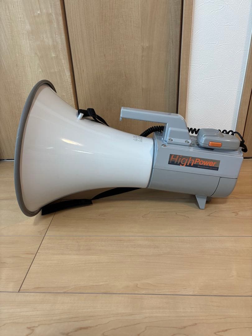 TOA ショルダー型メガホン 拡声器　ER-2130W 電池・付属品あり