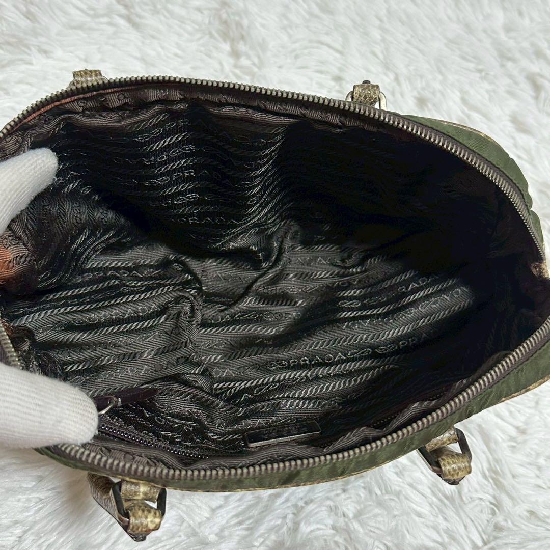 美品✨プラダ パイソン ミニボストンバッグ 三角プレート 肩掛け グリーン系