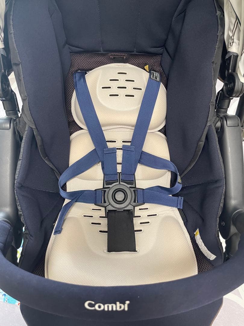 Combi ベビーカー　スゴカル4キャスcompact