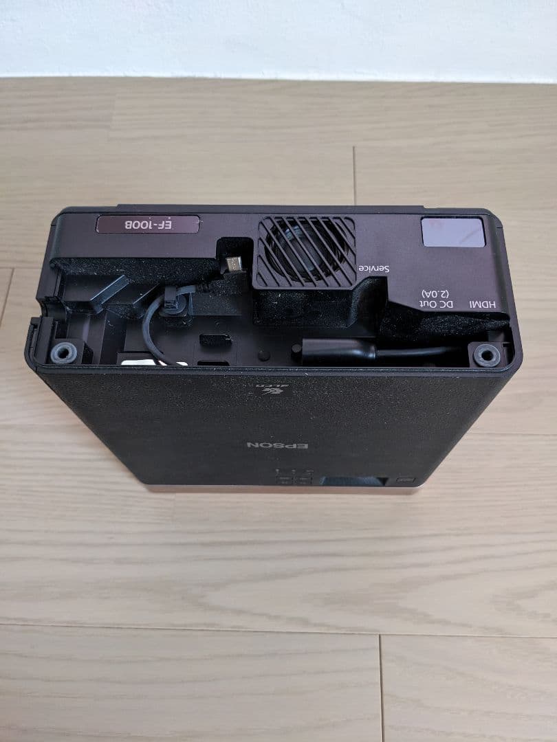 EPSON　プロジェクター　Dreamio　EF-100B