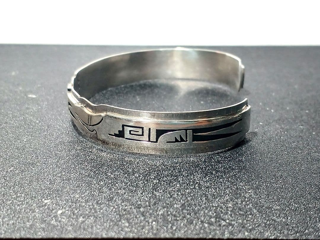 ホピ族 バングル ベラタワホングバ Berra Tawahongva