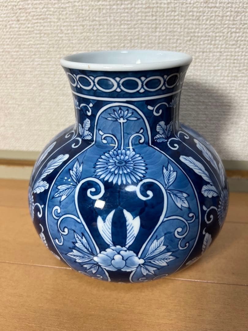 311 源右衛門　古伊万里の伝統　舘林源右衛門作　菊絵　花瓶