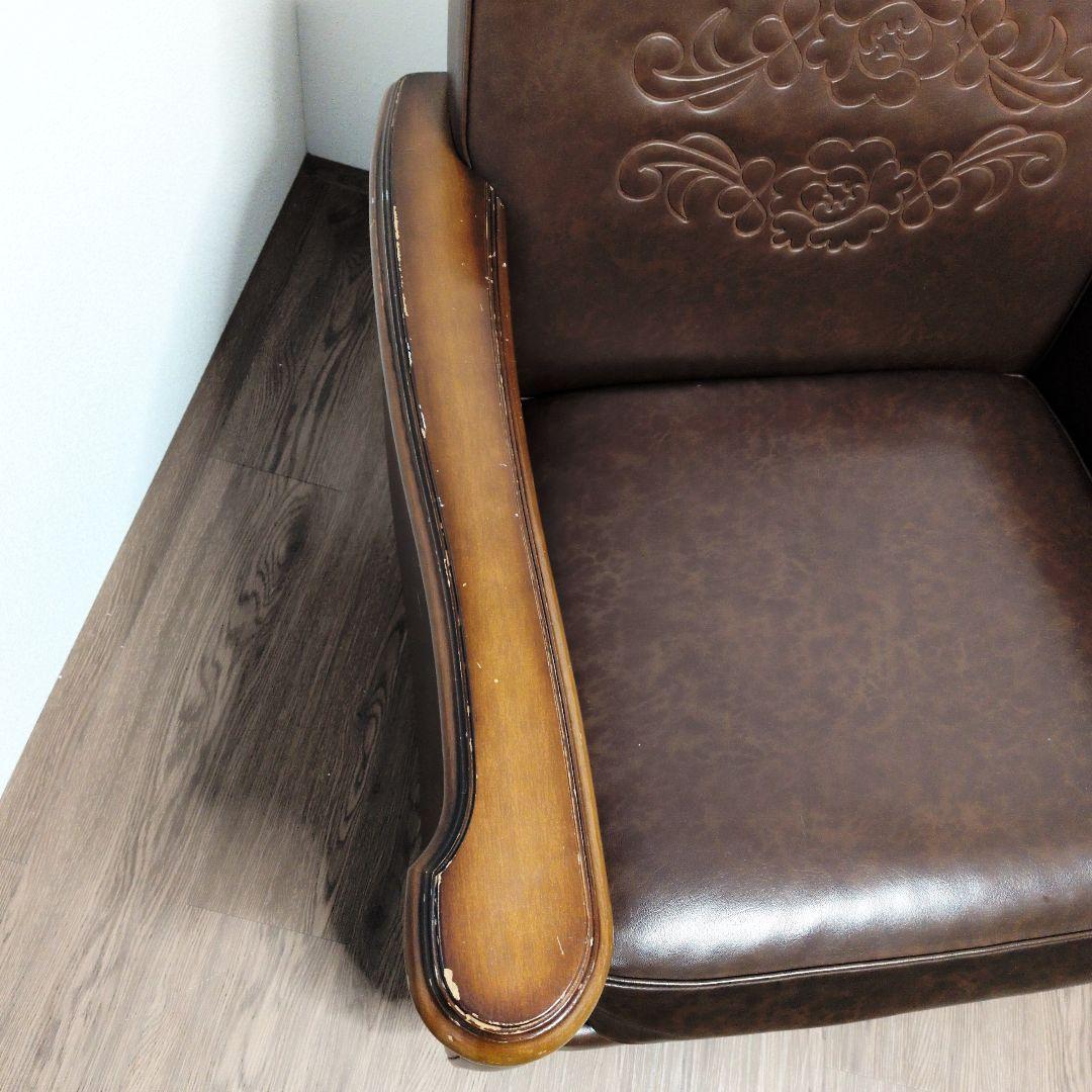 カリモク 1人掛けソファ 本革風 彫刻アーム ヴィンテージ