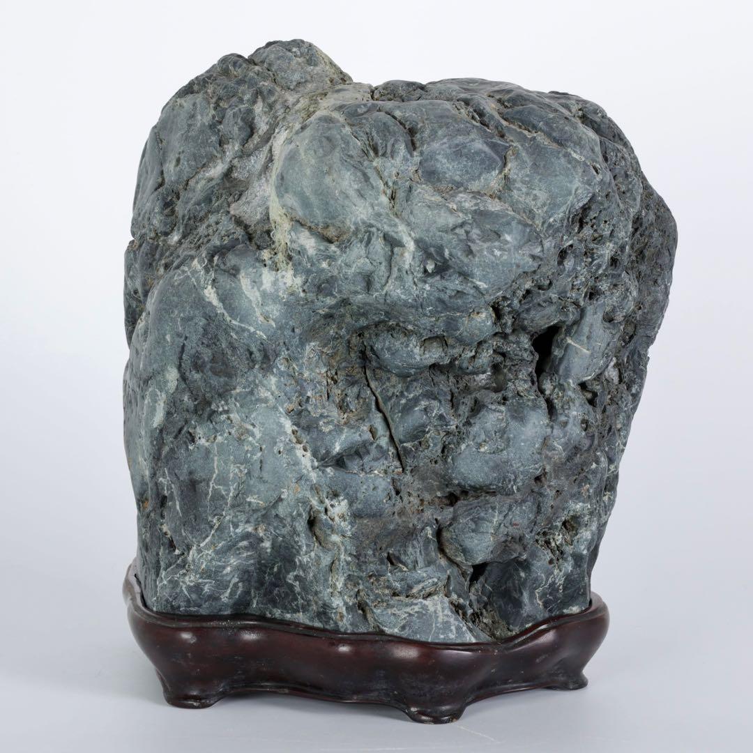 滝石 水石 添景 在銘台座付 12.5kg 盆石 鑑賞石 天然石 遠山石 飾石