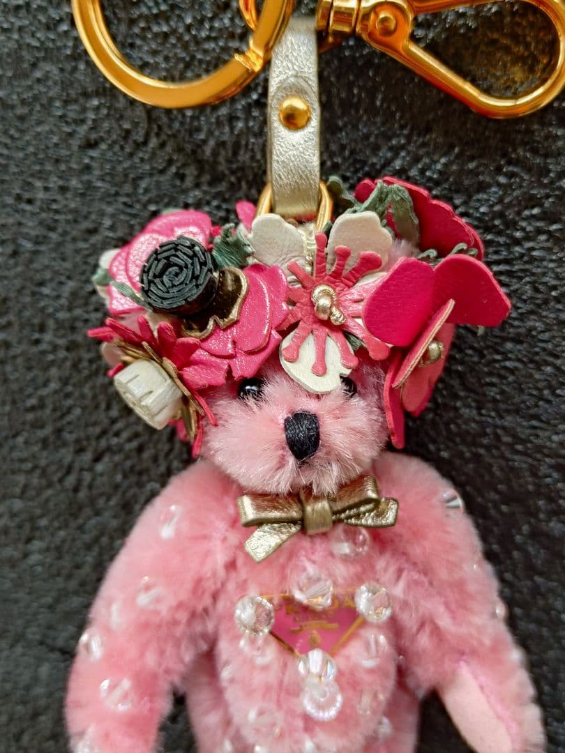 ★★希少 PRADA 花飾り付きクマのキーホルダー★★