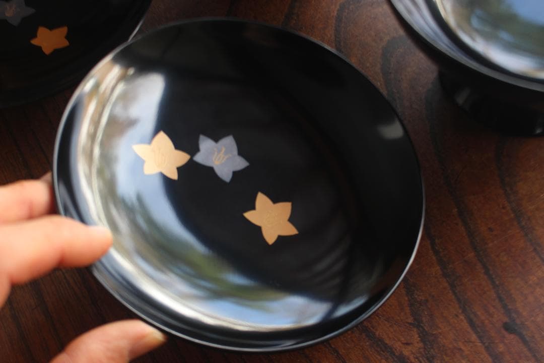 上質黒漆に極上蘭蒔絵の映える大椀2点（検輪島塗蒔絵椀雑煮椀煮物椀
