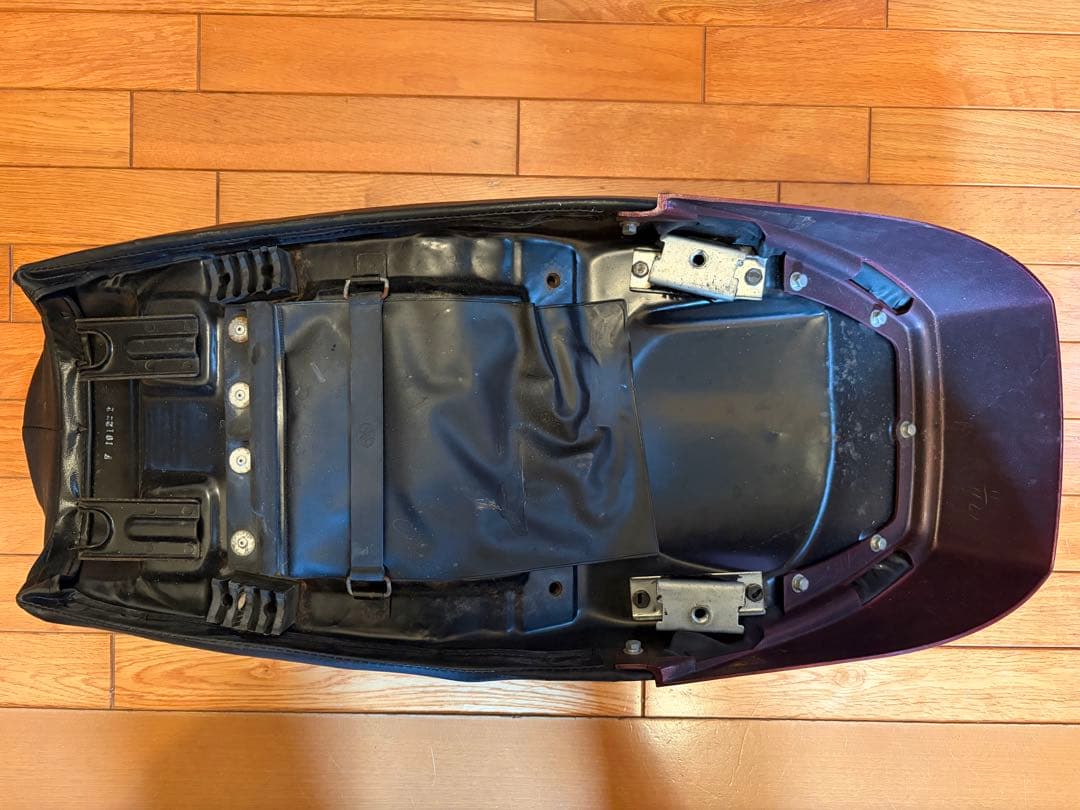 YAMAHA SR400純正シート 赤 美品