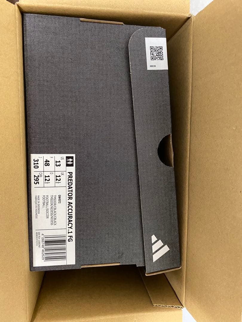 新品未使用　アディダス31cm プレデターアキュラシー.1FG天然芝用　スパイク