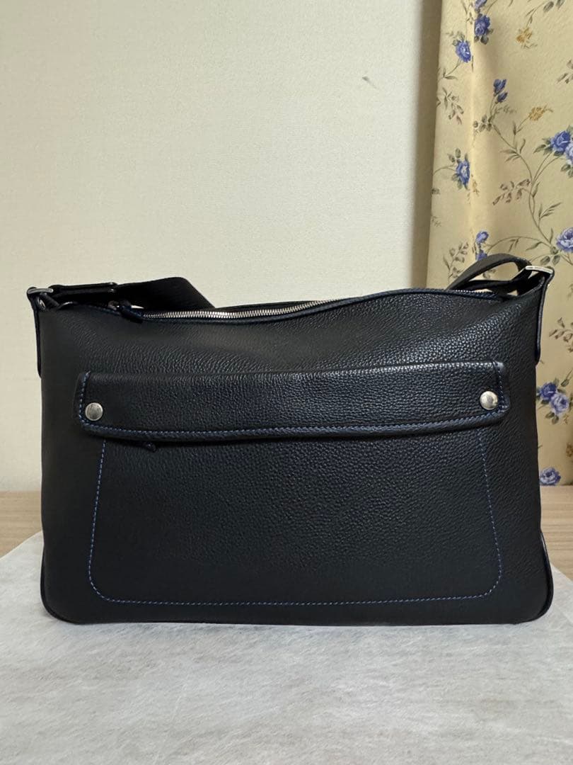 ル・ボナー　パパスショルダー ブラック　バッグ　ブルー　ルボナー