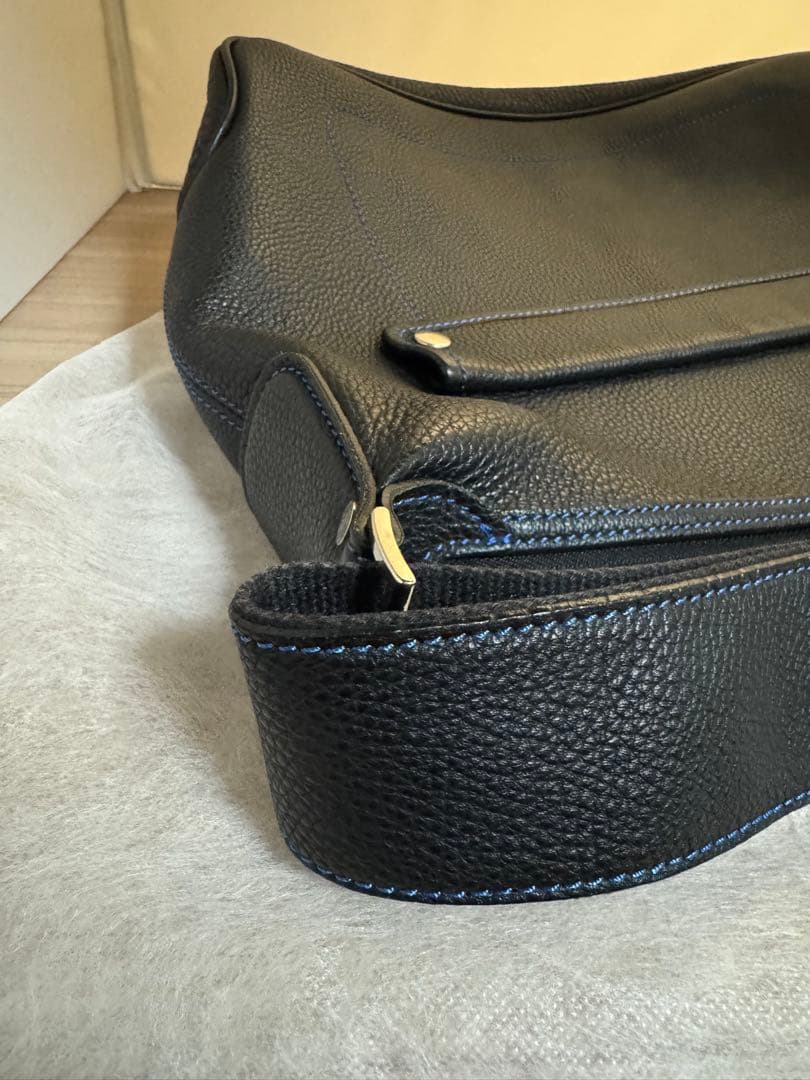 ル・ボナー　パパスショルダー ブラック　バッグ　ブルー　ルボナー