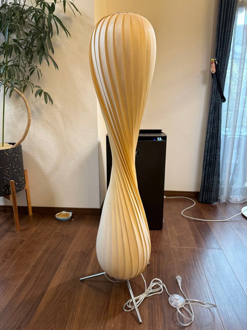フロアランプfloor lamp