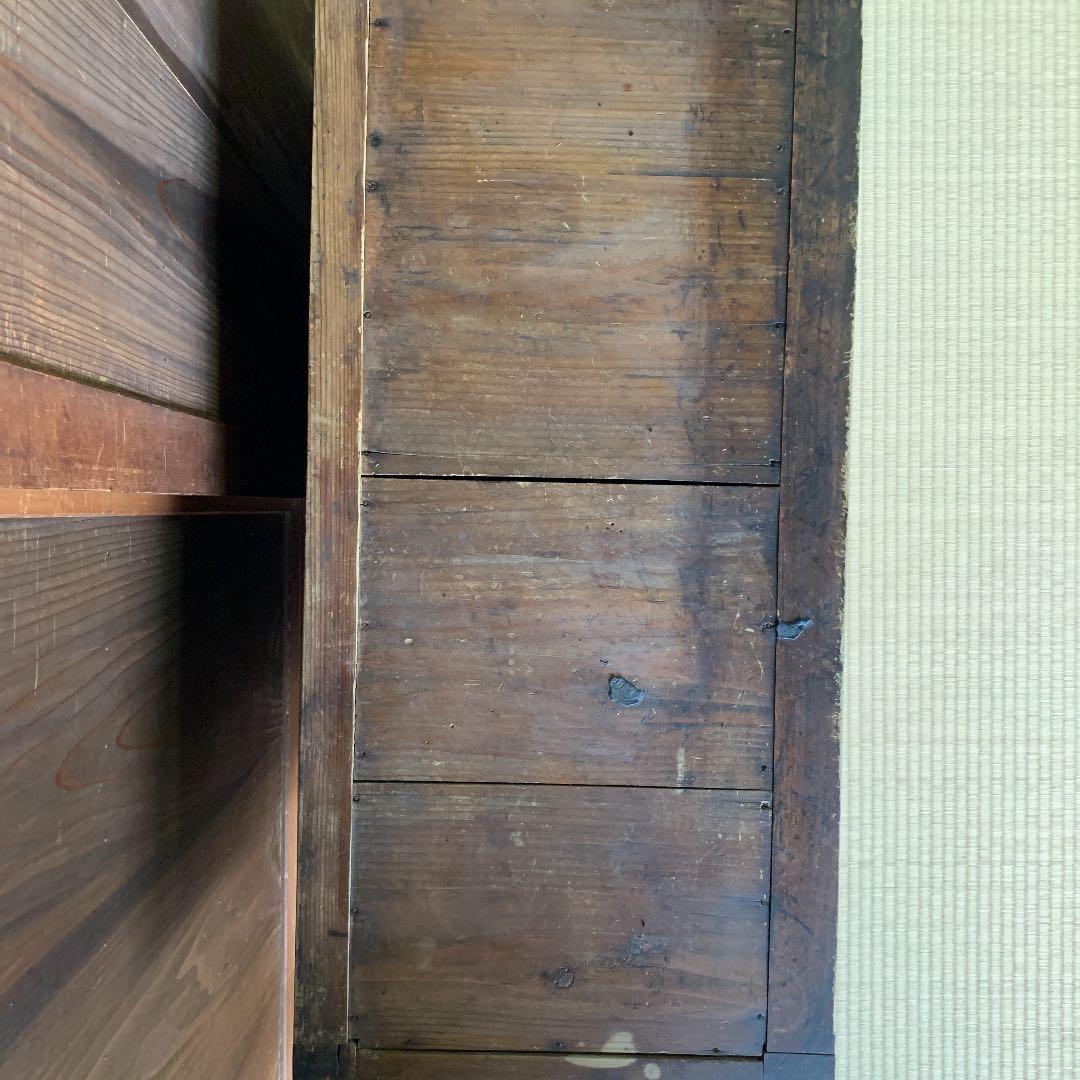鍵付き　書棚