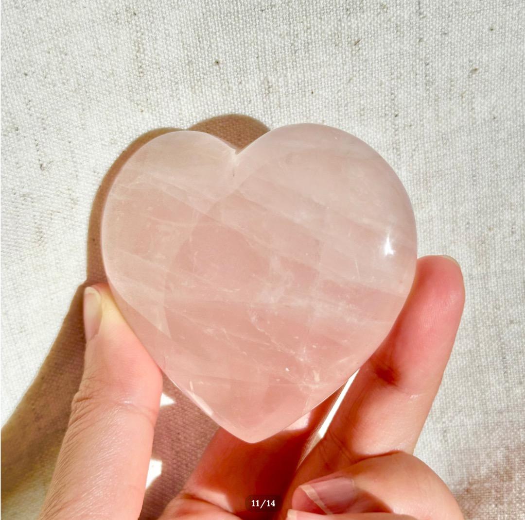 【ローズ クォーツ】　ハート シェイプ ④ スタンド付　ブラジル産