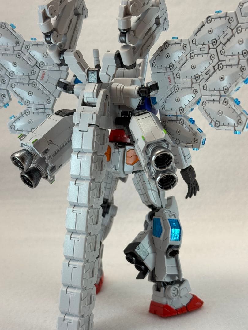 ガンプラ完成品　万博ガンダム全塗装完成品