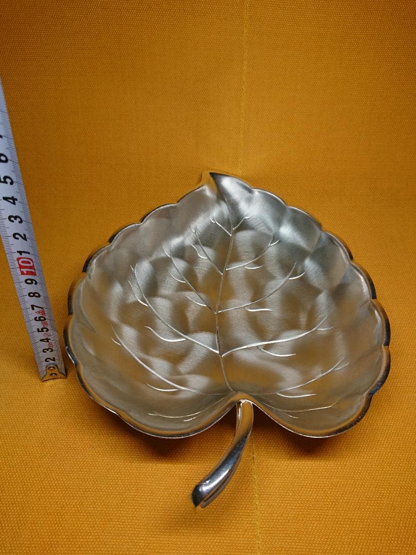 【美品】皿　トレー　金属　葉型　置物　インテリア　工芸品　美術品　A1207