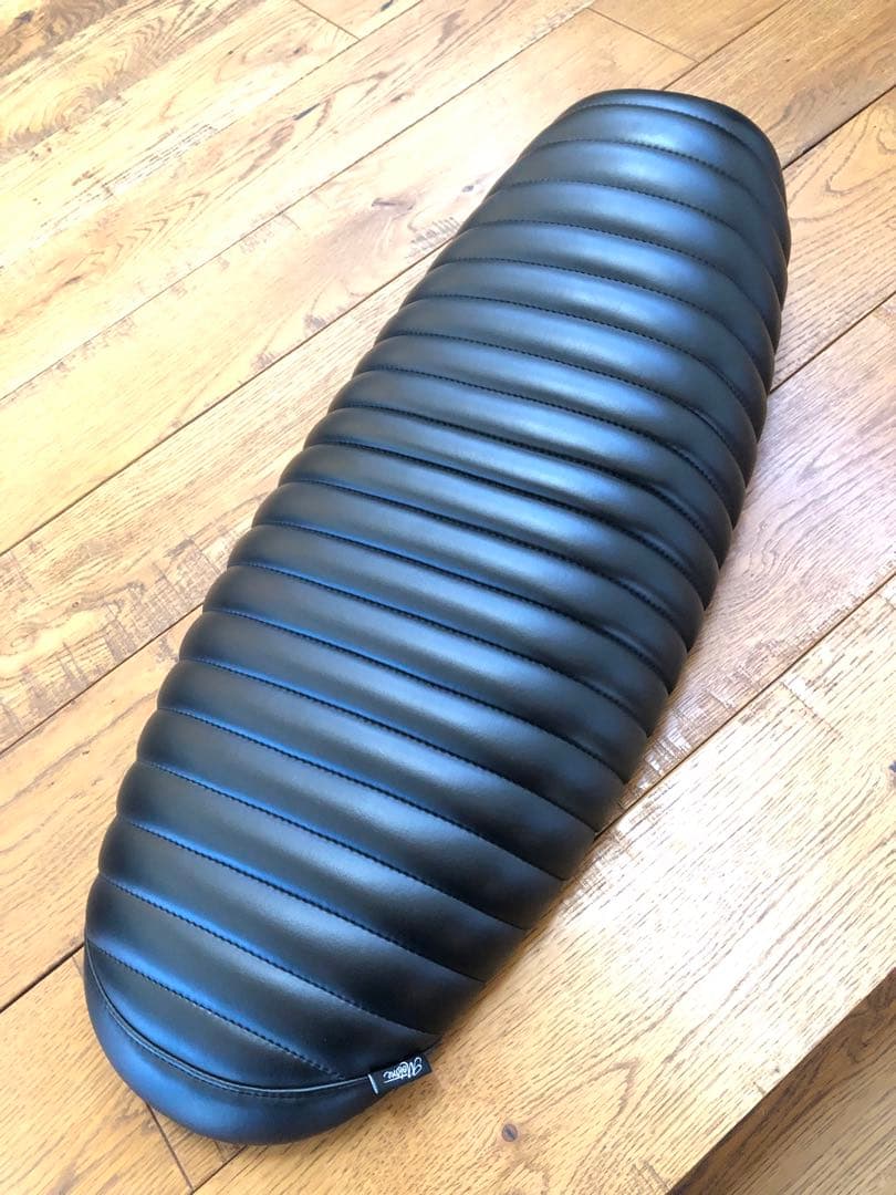 モートーン シート VIPER リブ ブラック ボンネビル系等(17-25)