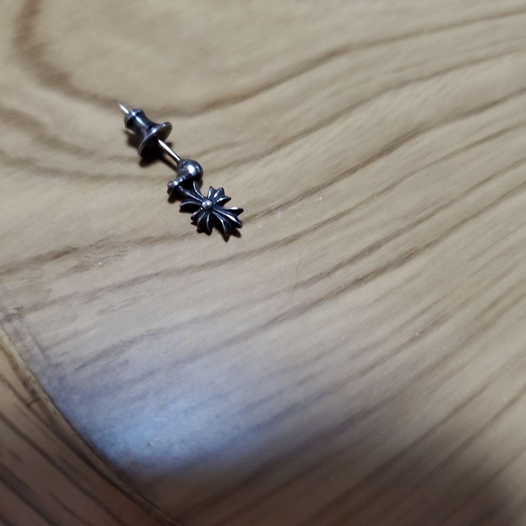 クロムハーツ タイニー e CH プラス ドロップピアス