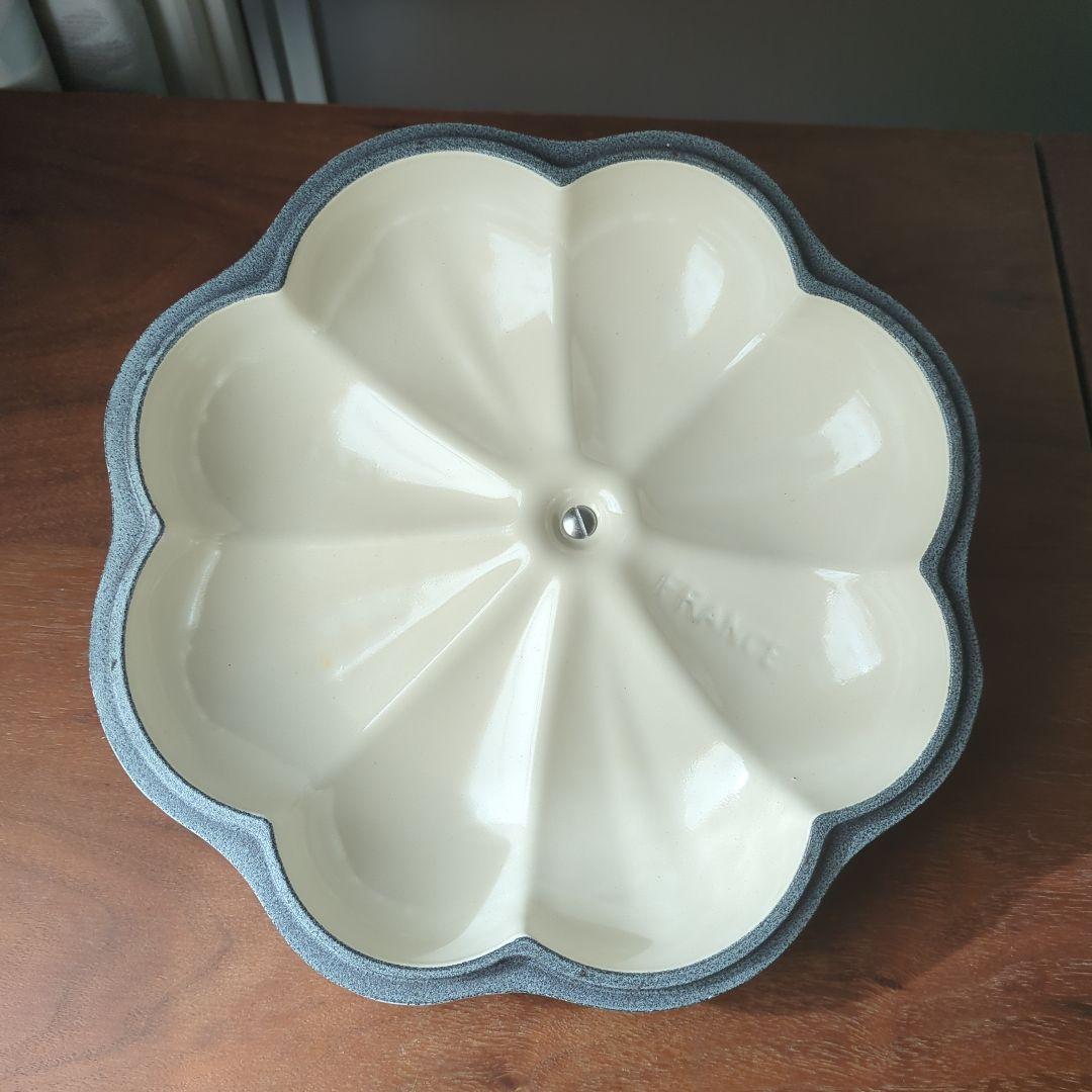 未使用☆Le Creuset パンプキンココット ナツメグ ル・クルーゼ 22