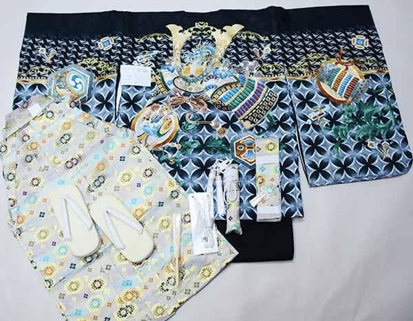 七五三 五歳 男児 羽織袴フルセット 綸子地 黒地 兜 袴変更可 NO37780