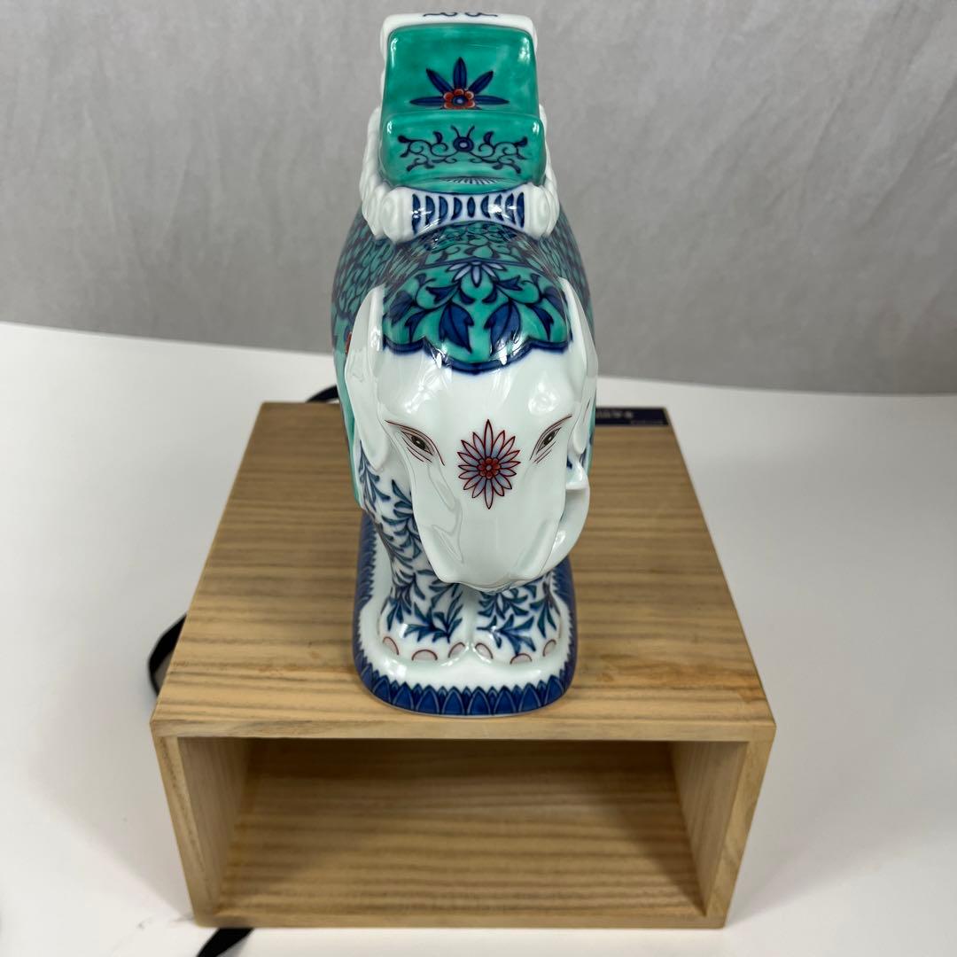 色鍋島13代今泉今右衛門色絵緑地象