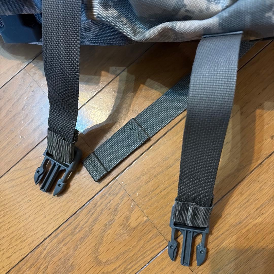 軍支給品　未使用品　使用感ゼロ　本物アサルトパック MOLLEⅡ