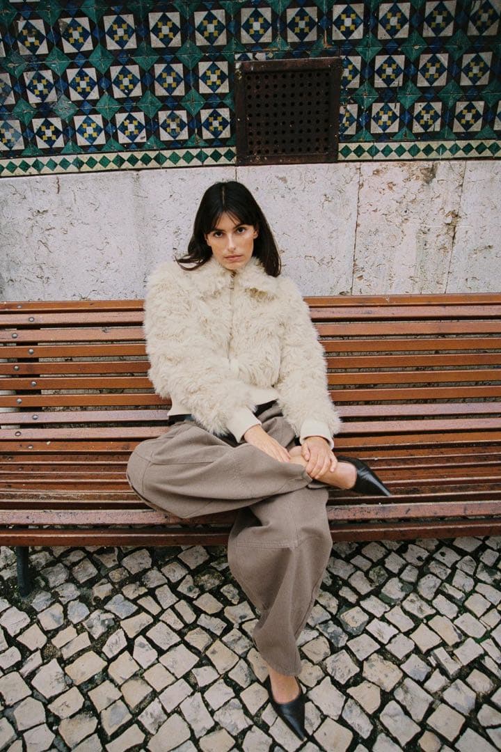 ZARA フェイクファーボンバージャケット Sサイズ新品タグ付き　エクリュ