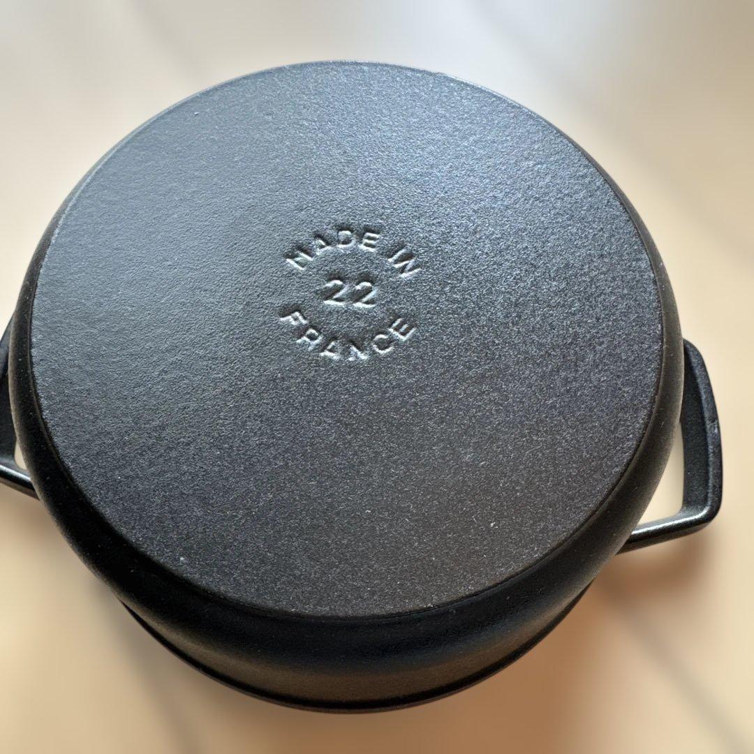 Staub ストウブ ピコ・ココットラウンド(22cm)シャイニーブラック
