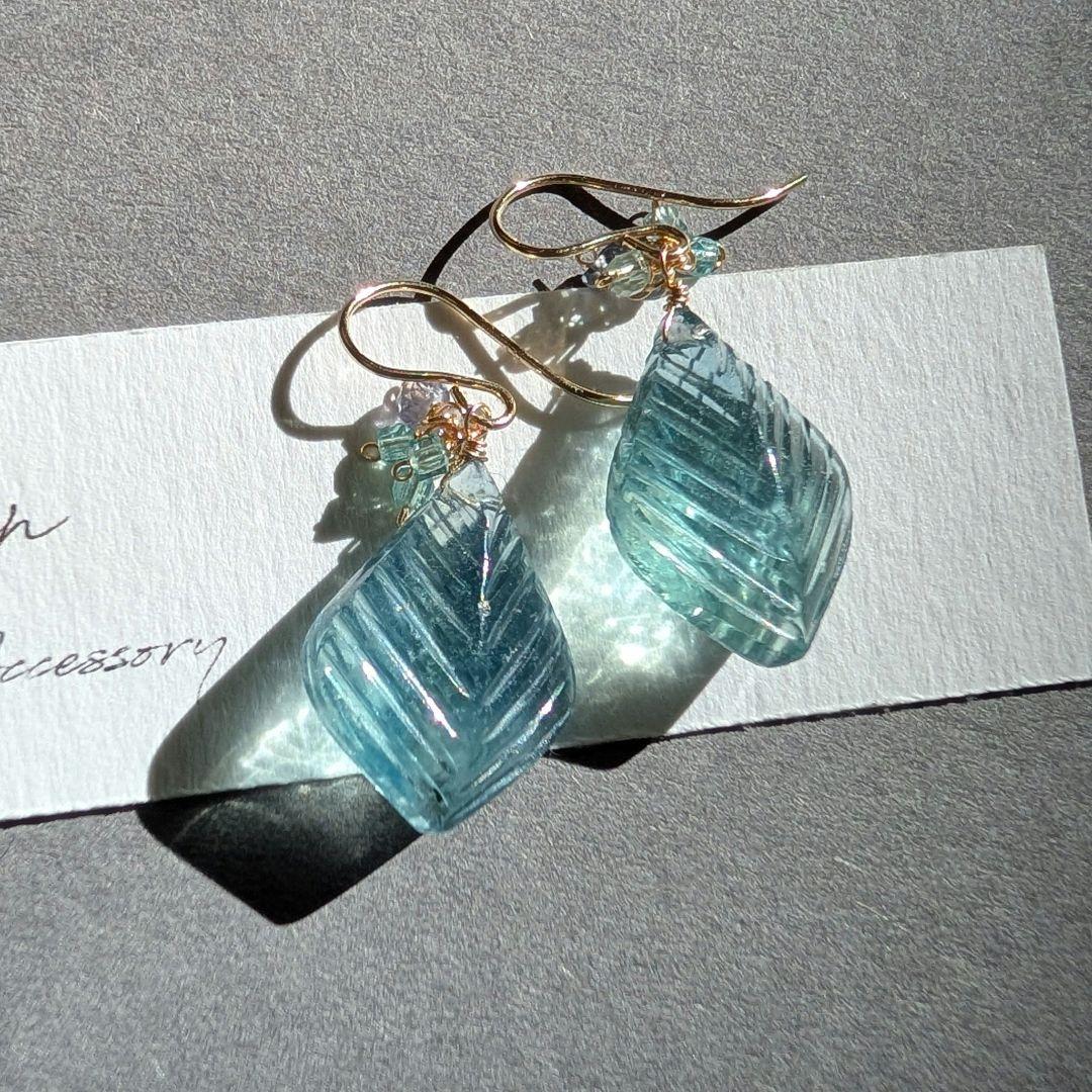 のんたん様 1点物✧︎フローライト リーフカービングピアス