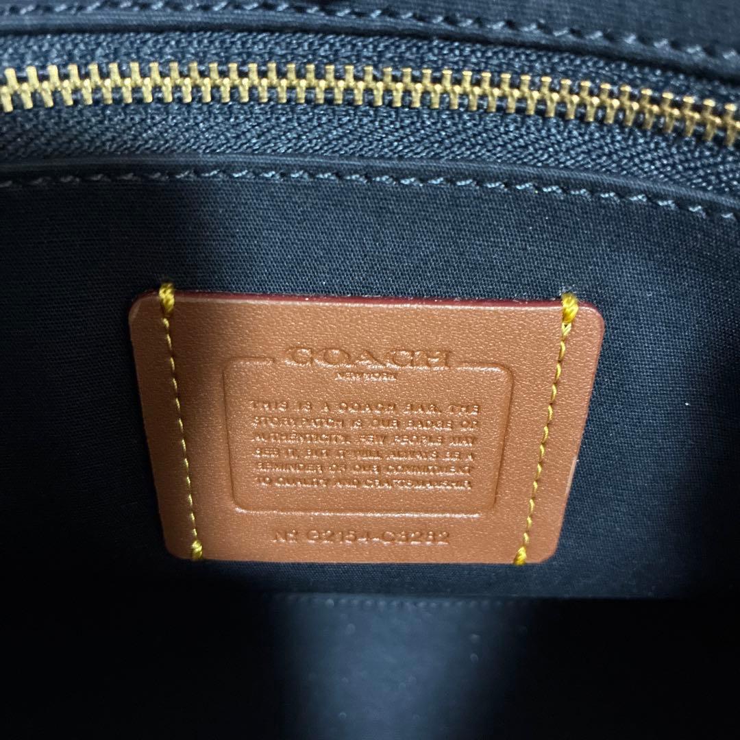 大幅値下げ【新品】COACHフィールドトート30 シグネチャージャカード
