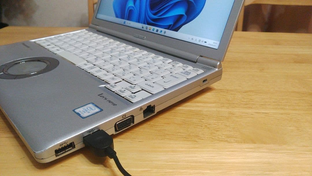 軽量☆レッツノート CF-SV7 i5-8350U メモリ8GB SSD256