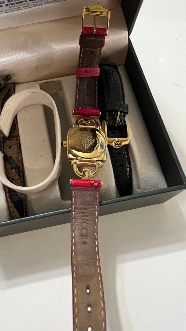 M*n様 GUCCI アナログ腕時計 ゴールドケース レザー