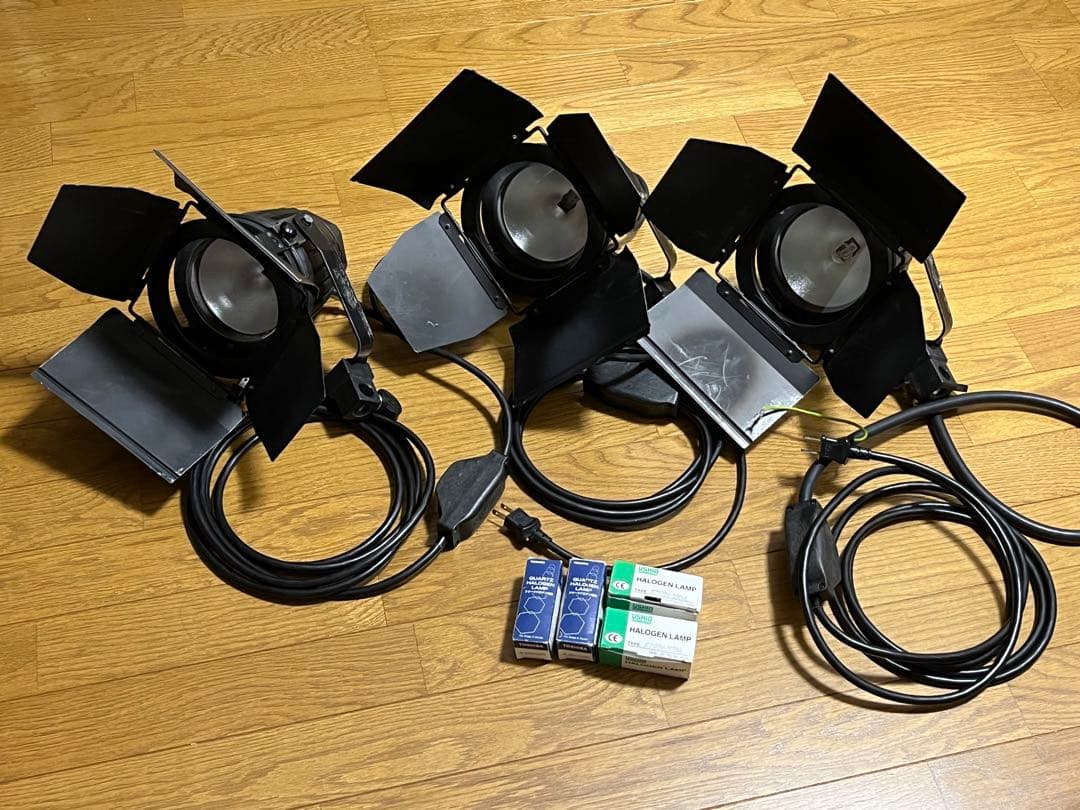 イオライト 3灯　TOSHIBA