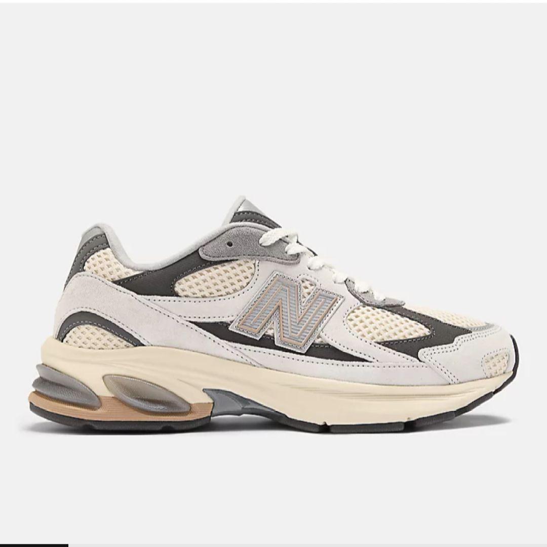 ✩最終値下げ30日まで出品✩美品✩新品・未使用✩ニューバランス 2010