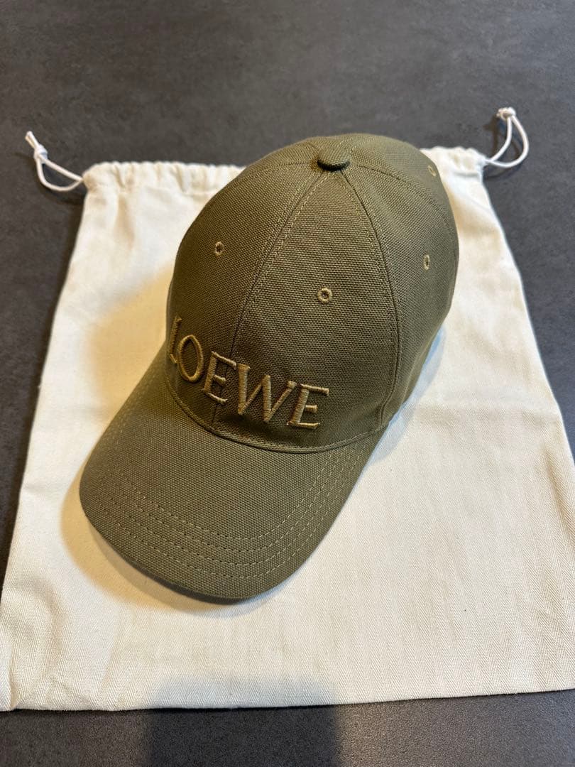 お値下げLOEWE オリーブグリーン キャップ 収納袋付き