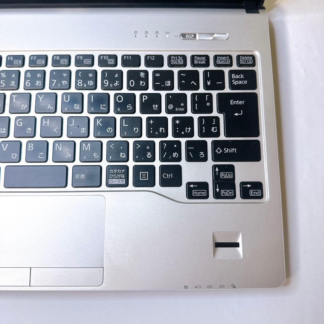 軽量コンパクト❤️バッテリーOK❤️かさばらない薄型❤️高性能Core i5❤️