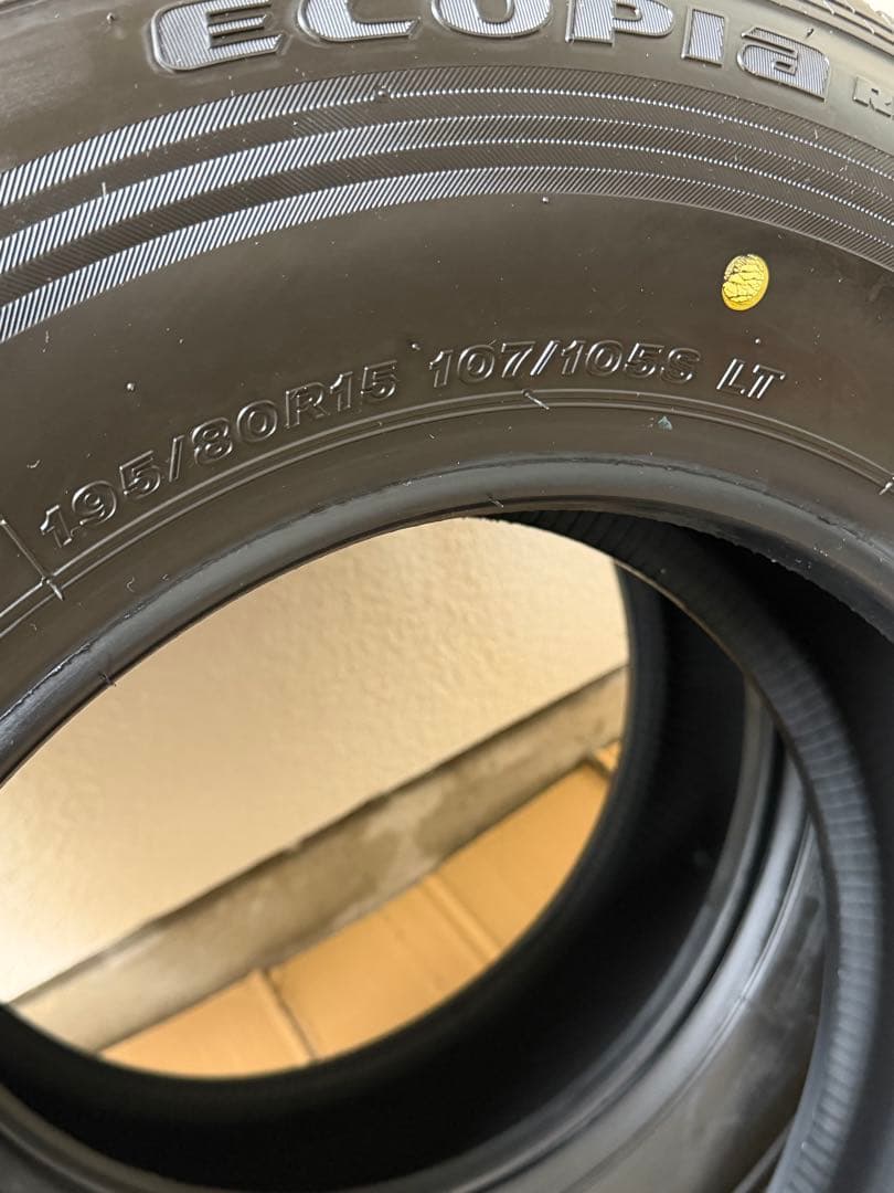 195/80R15 ハイエース純正タイヤ4本セット新車外し