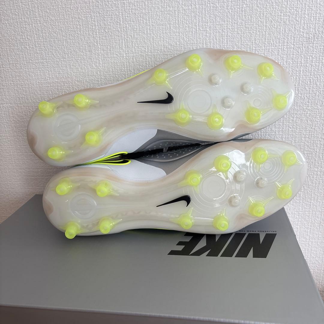 27cm　ナイキ　サッカー　スパイク　ティエンポ レジェンド 　DV4330